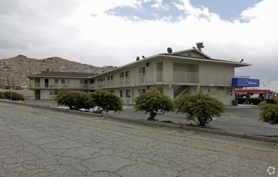 More Photos Of 16901 Stoddard Wells Rd, Victorville Hotel For Sale