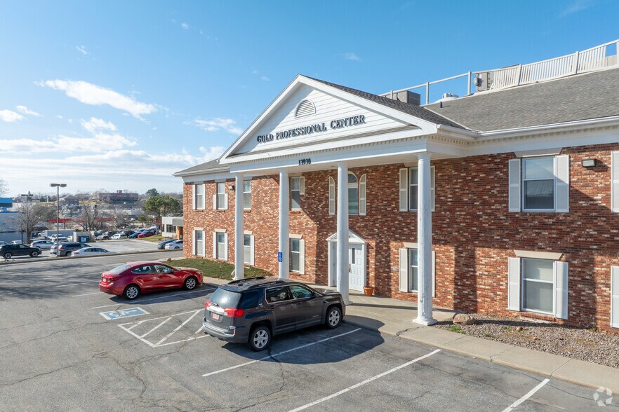 More Photos Of 13930 Gold Cir, Omaha Office For Lease