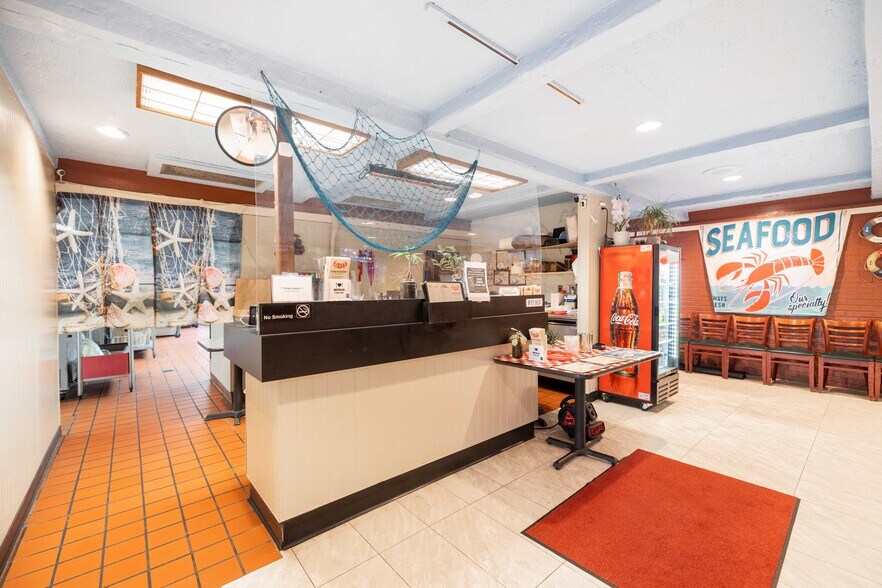 More Photos Of 7520 N Wayne Rd, Westland Restaurant For Sale