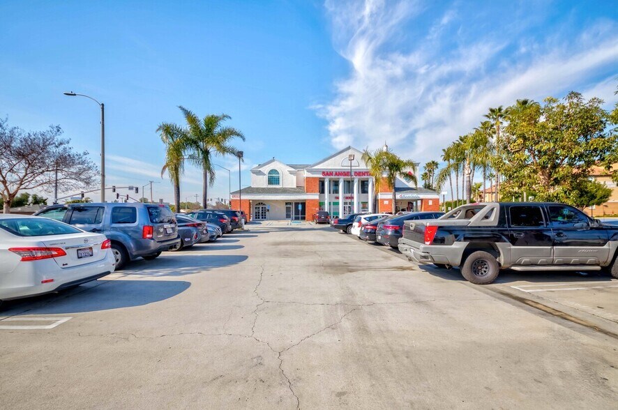 More Photos Of 8682 Beach Blvd, Buena Park General Retail For Lease