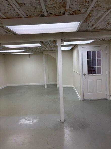 More Photos Of 2110 & 2114 Catalina Drive, Pasadena Industrial For Sale