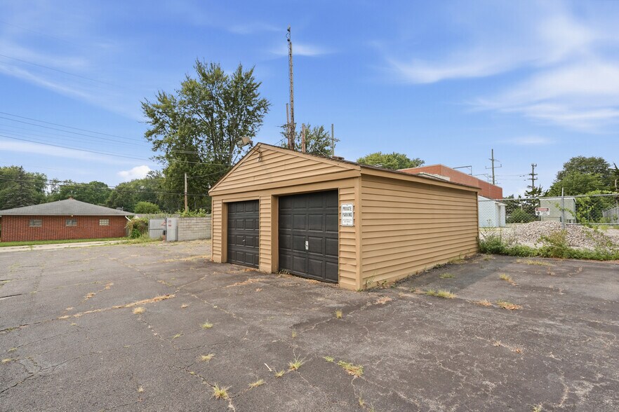 More Photos Of 23589-23593 Van Born Rd, Taylor Freestanding For Sale