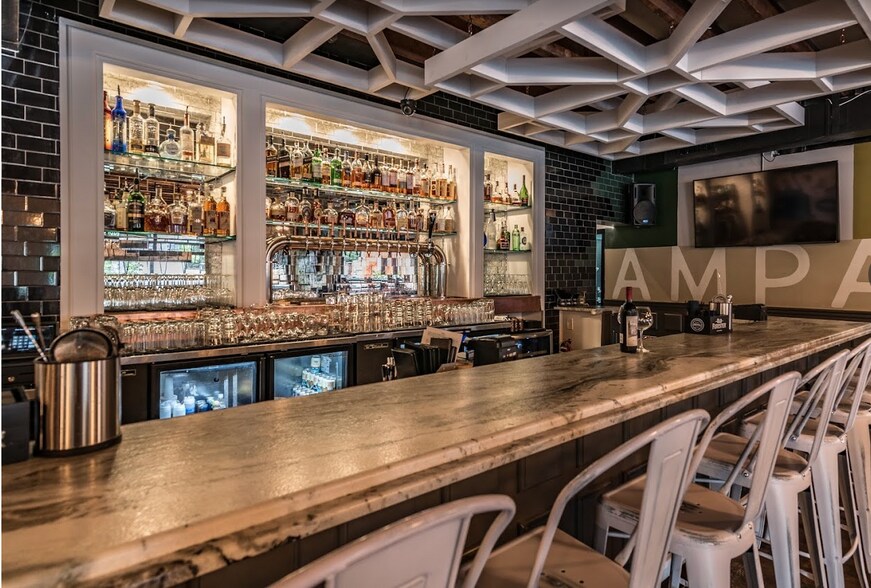 Primary Photo Of 1809 W Platt St, Tampa General Retail For Lease