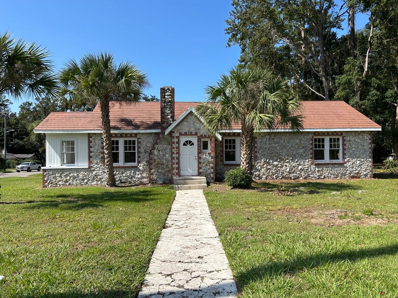 Primary Photo Of 1008 NW 13th St, Gainesville Office Residential For Lease