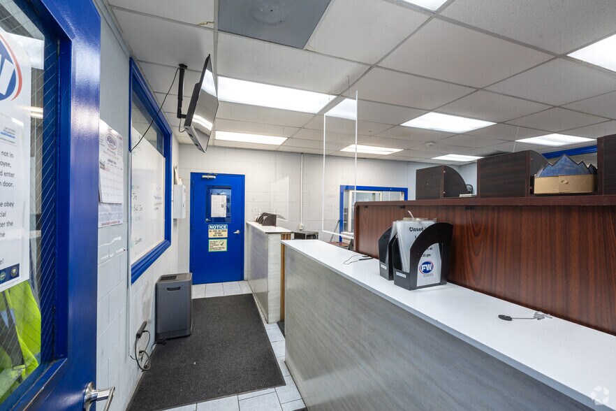 More Photos Of 4300 Church Rd, Centreville Truck Terminal For Lease