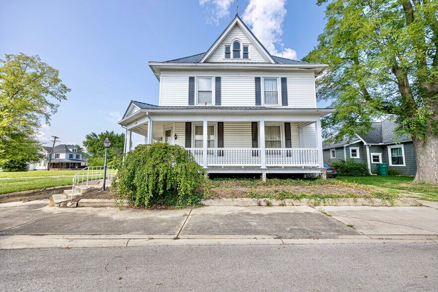 More Photos Of 103 N Boggs St, De Graff Specialty For Sale
