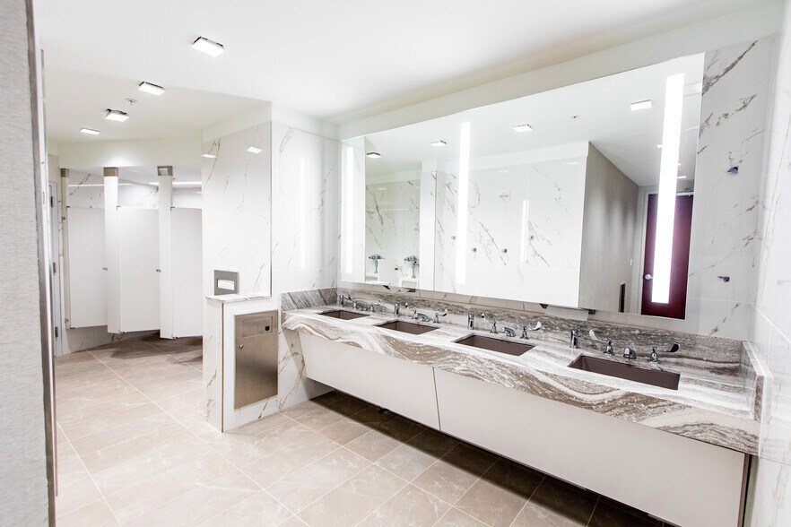 More Photos Of 1025 Connecticut Ave NW, Washington Office For Lease