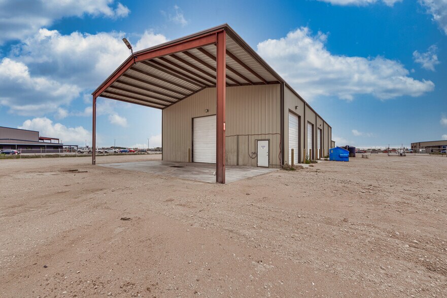 More Photos Of 3922 S County Road 1233, Midland Industrial For Lease