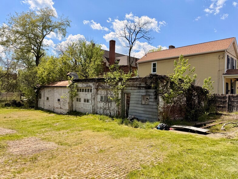 More Photos Of 1337 Montier St, Pittsburgh Flex For Sale