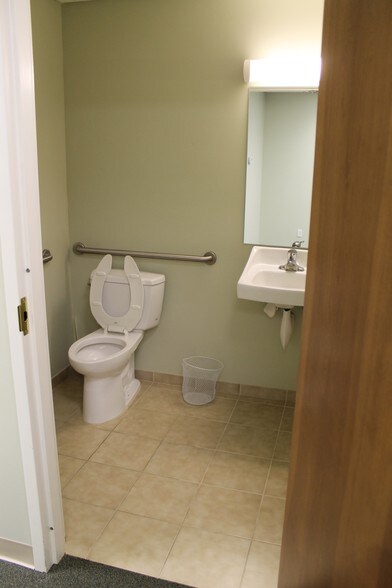 More Photos Of 23076 Three Notch Rd, California Office For Lease