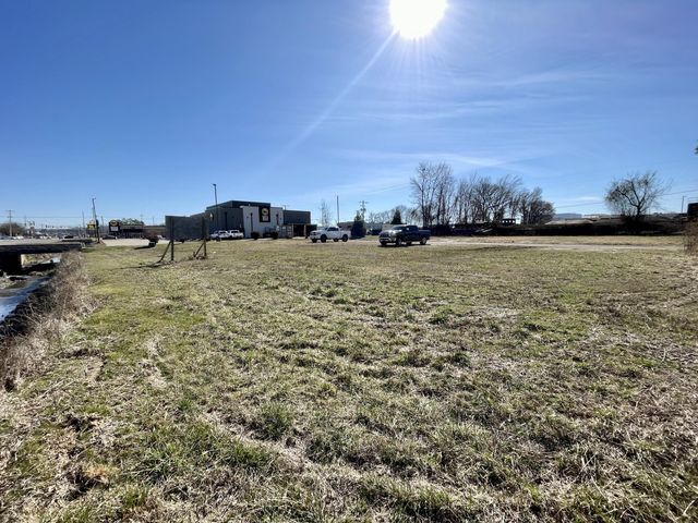 More Photos Of Lot 2-B East Parkway Dr, Russellville Land For Sale