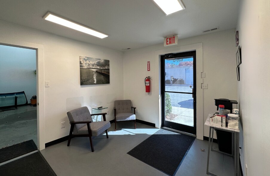 More Photos Of 620 A-620 D Valley Forge Rd, Hillsborough Flex For Lease