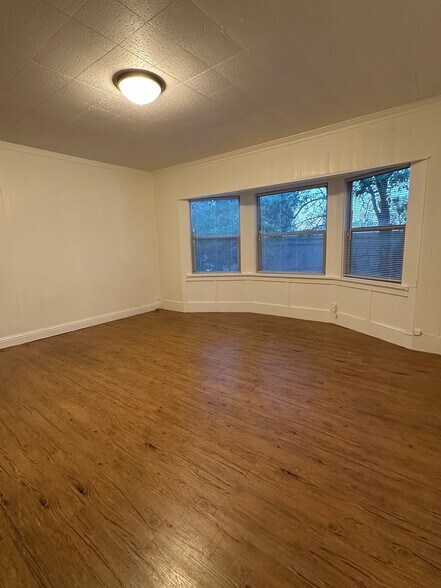 More Photos Of 110 N Santa Cruz Ave, Los Gatos Storefront Retail Office For Lease