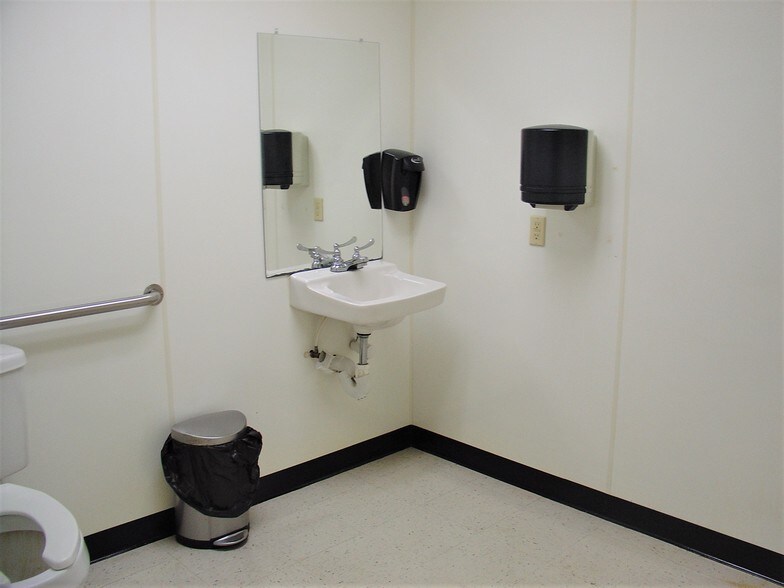 More Photos Of 1739 13th St, Hempstead Medical For Sale