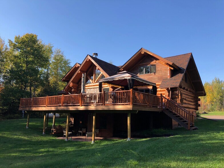 More Photos Of 465 Westover Rd, Two Harbors Specialty For Sale