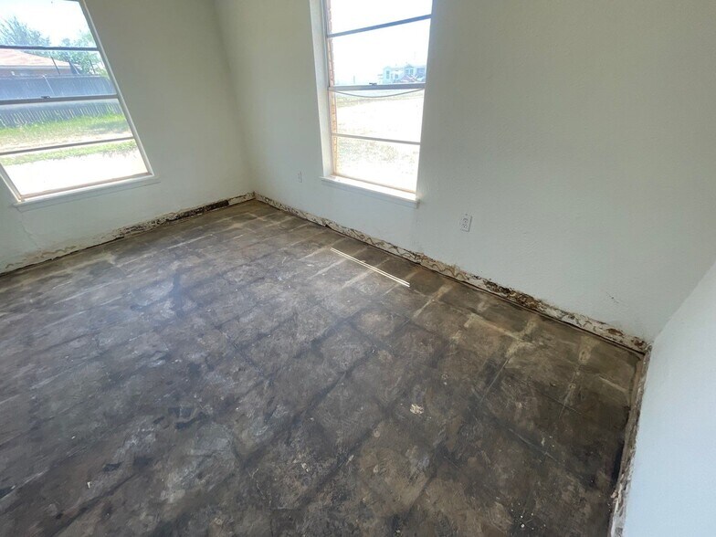 More Photos Of 125 Avenue J, Anson Skilled Nursing Facility For Sale