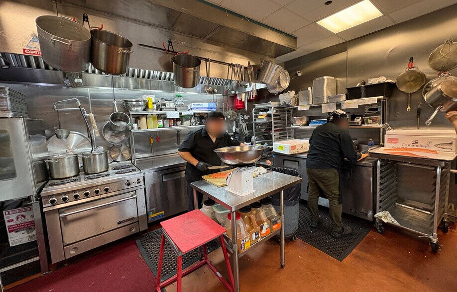 More Photos Of 555 W 53rd St, New York Apartments For Lease