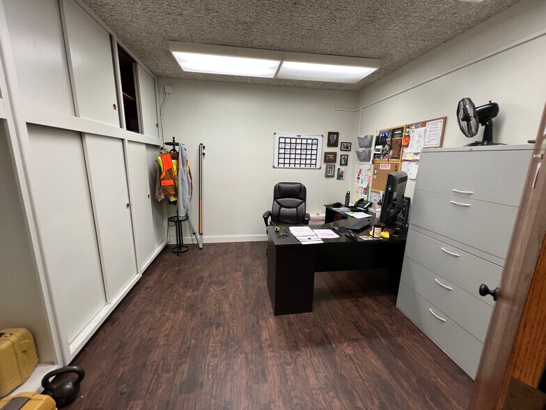 More Photos Of 8120 35th Ave, Sacramento Manufacturing For Lease