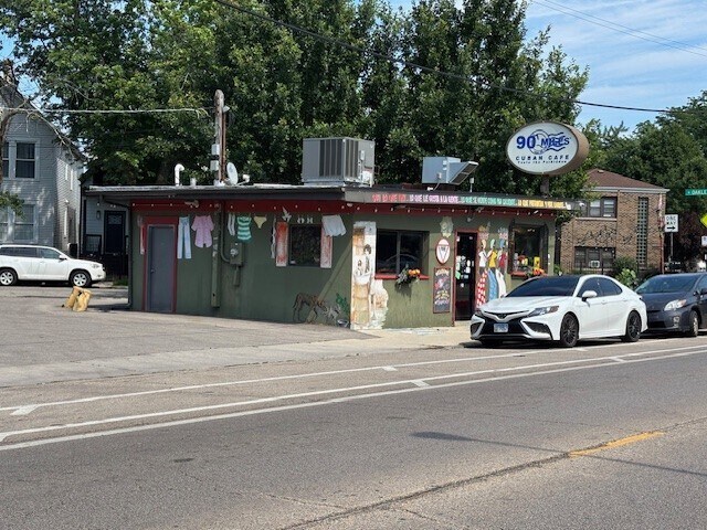 Primary Photo Of 3101 N Clybourn Ave, Chicago Restaurant For Lease