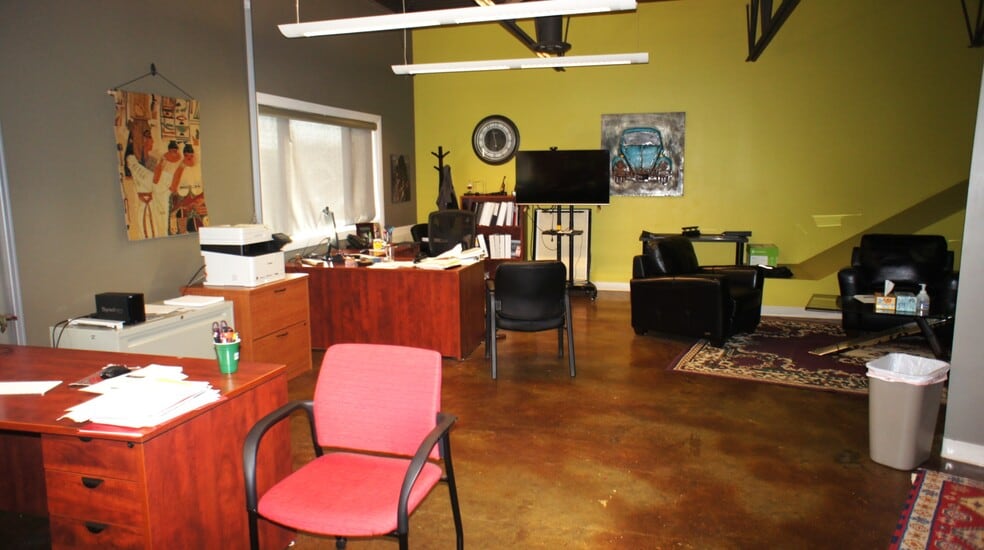 More Photos Of 7316 101 Ave NW, Edmonton Office For Sale