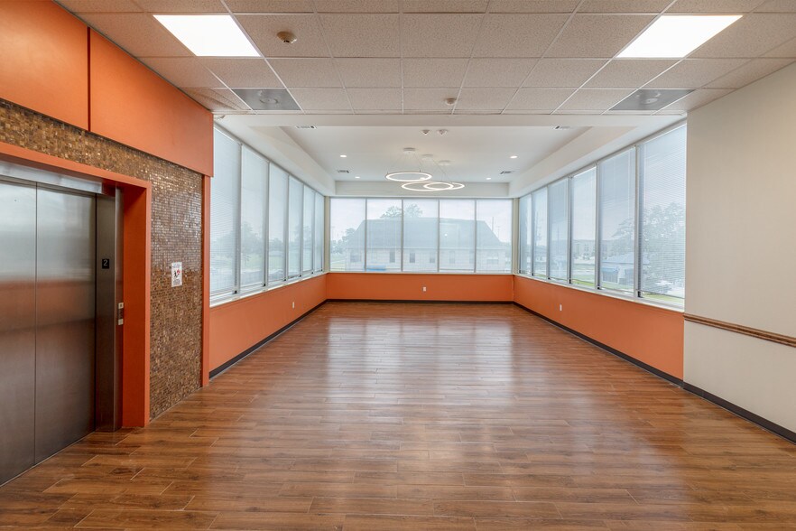 More Photos Of 16422 Stuebner Airline Rd, Spring Medical For Lease