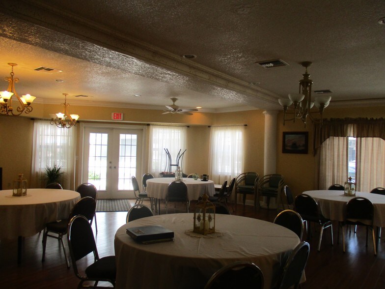 More Photos Of 901 Avenue D, Fort Pierce Restaurant For Lease