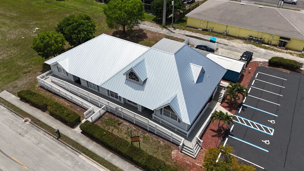 More Photos Of 506 SW 47th Ter, Cape Coral Medical For Sale