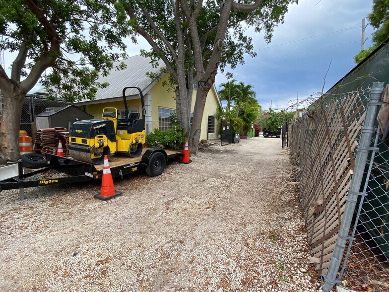 More Photos Of 106240 Overseas Hwy, Key Largo Office For Sale