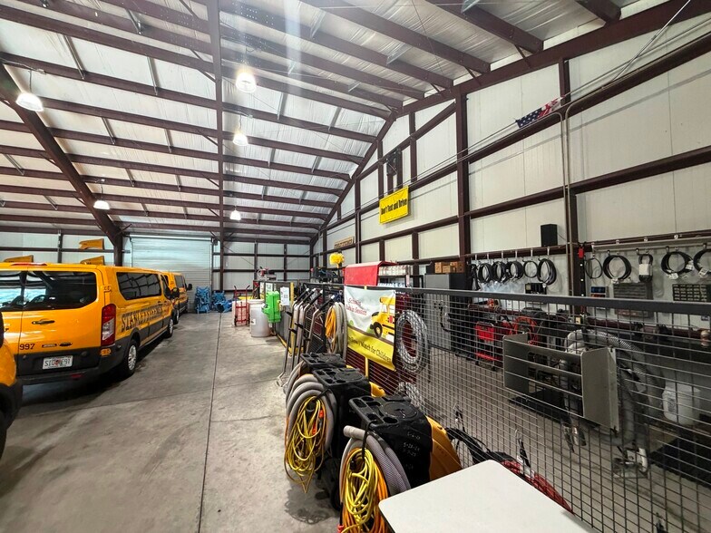 More Photos Of 3519 Plover Ave, Naples Warehouse For Lease