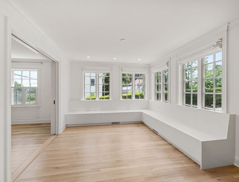 More Photos Of 6 Benedict Pl, Greenwich Office Residential For Sale