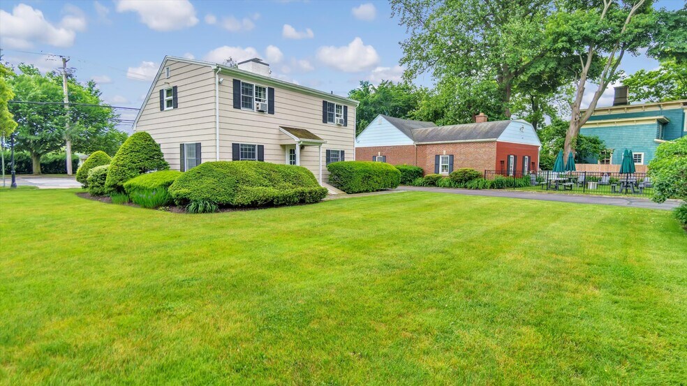 More Photos Of , Cutchogue Office For Sale