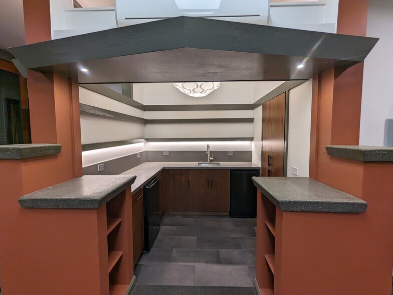 More Photos Of 5500 Doyle St, Emeryville Office For Sale