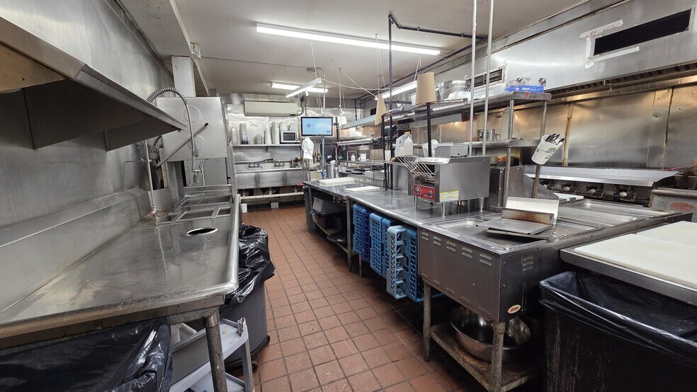 More Photos Of 1146 Macarthur Rd, Whitehall Restaurant For Lease