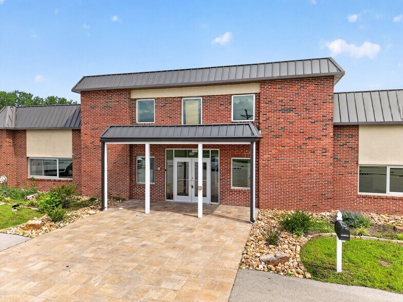More Photos Of 106 Hospital Dr, Smithville Assisted Living For Sale