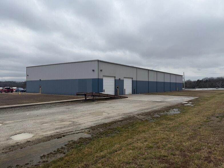 More Photos Of 1202 Industrial Dr, Warsaw Industrial For Sale