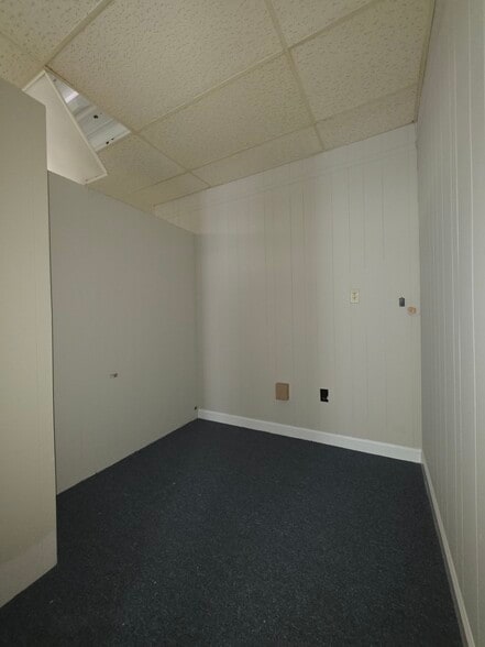 More Photos Of 404 St Andrews Dr, Greenville Office For Lease