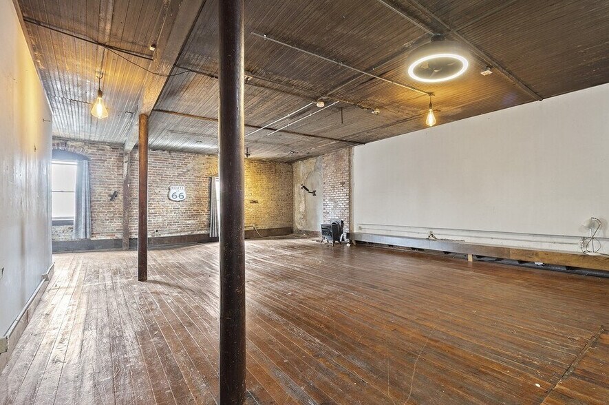 More Photos Of 261-263 Peters St, Atlanta Storefront Retail Office For Sale