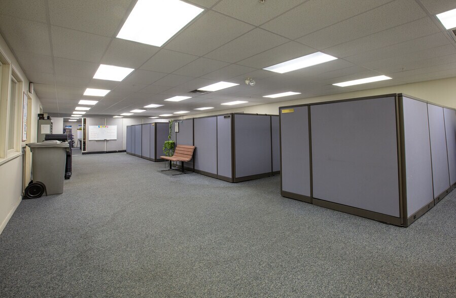 More Photos Of 8 Morin St, Biddeford Warehouse For Sale