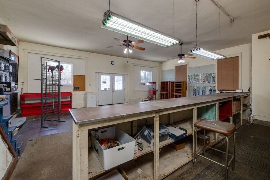 More Photos Of 164 Orchard dr, Timberville Light Distribution For Sale