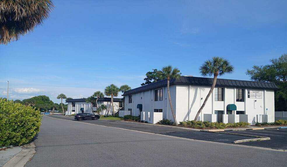 More Photos Of 12945 Seminole Blvd, Largo Office For Lease