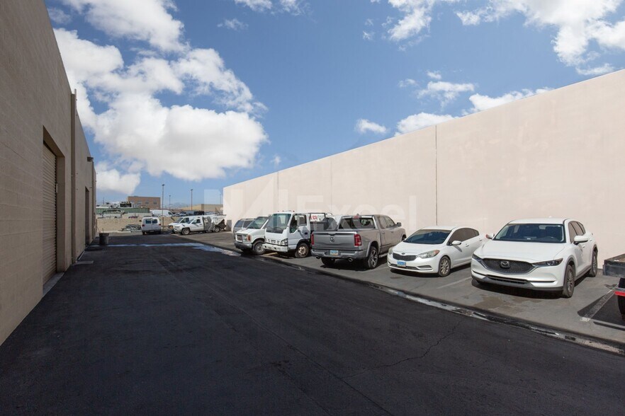 More Photos Of 2925 Brookspark Dr, North Las Vegas Warehouse For Sale