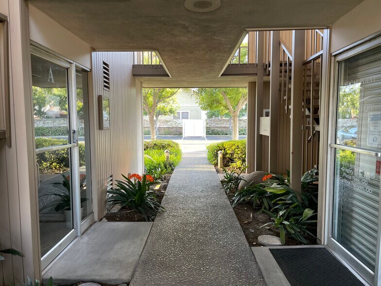 More Photos Of 850 E Chapman Ave, Orange Loft Creative Space For Lease