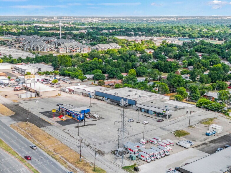 More Photos Of 8309-8325 Camp Bowie W Blvd, Fort Worth Unknown For Lease