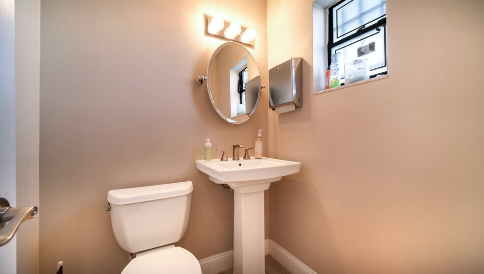 More Photos Of 201 N University Dr, Plantation Medical For Sale