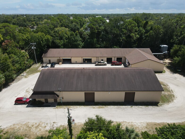 More Photos Of 601 Lemon St, Port Orange Warehouse For Lease