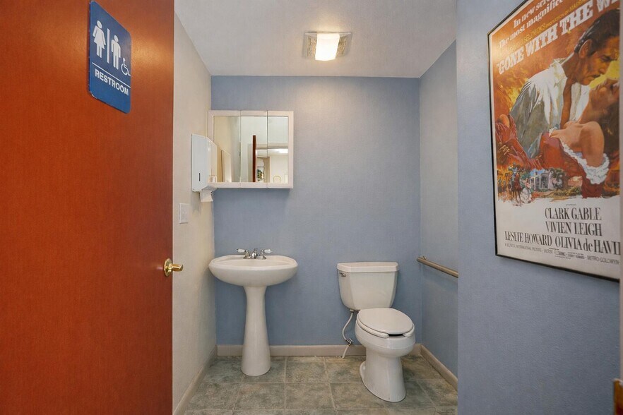 More Photos Of 125 E 5th St, Walsenburg Office For Sale