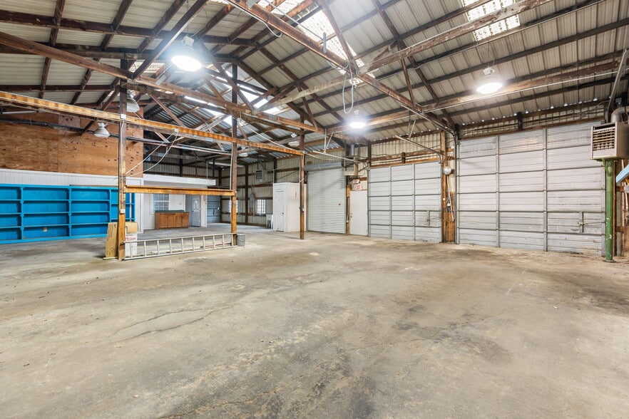 More Photos Of 2200 Sciaaca Rd, Spring Office For Sale