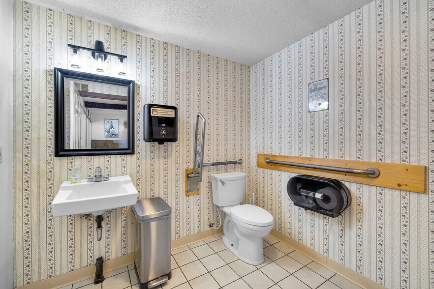 More Photos Of 678 Colonel Ledyard Hwy, Ledyard Storefront Retail Residential For Sale