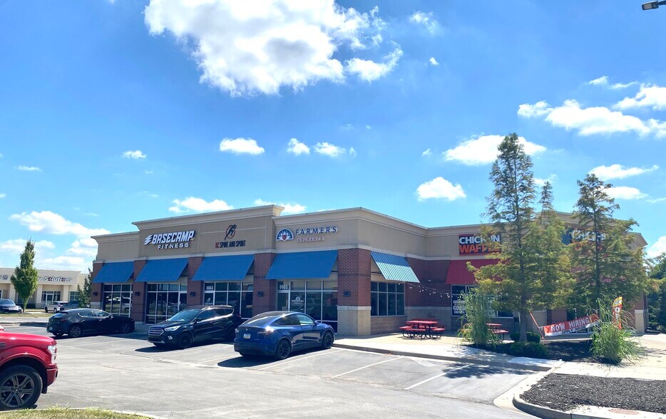 More Photos Of 8661-8667 W 135th St, Overland Park Freestanding For Lease