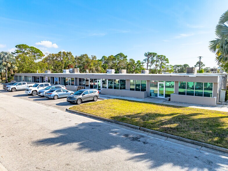 More Photos Of 2192-2198 Princeton St, Sarasota Manufacturing For Sale